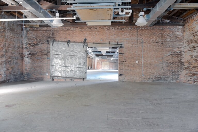More Photos Of 415-455 W Boundary St, Savannah Office For Lease