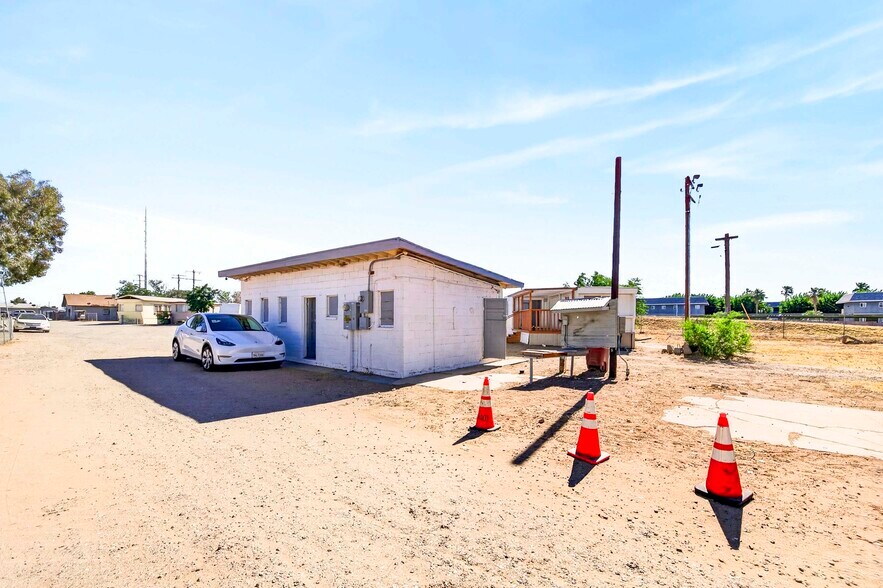 More Photos Of 11398 B Bartlett Ave, Adelanto Manufactured Housing Mobile Home Park For Sale