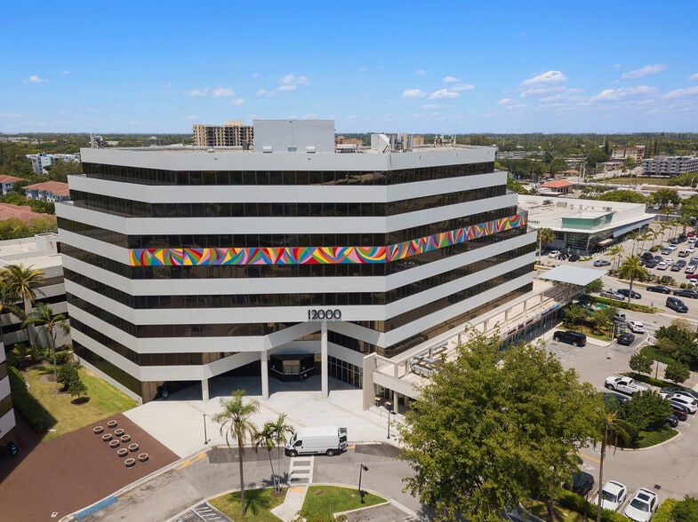 More Photos Of 12000 Biscayne Blvd, Miami Office For Lease