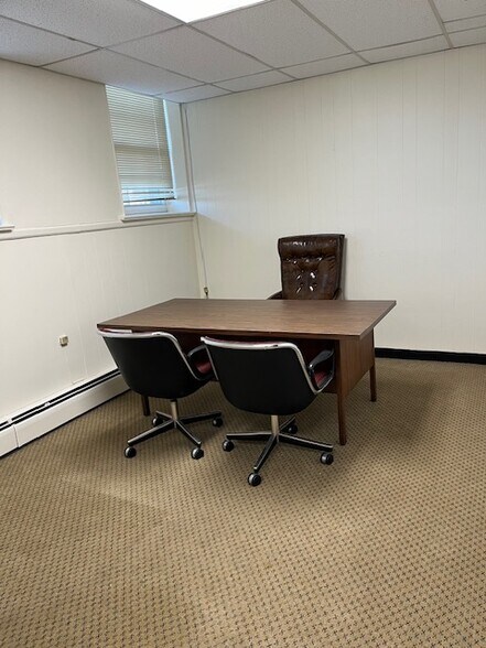 More Photos Of 1150 Old York Rd, Abington Township Office For Lease