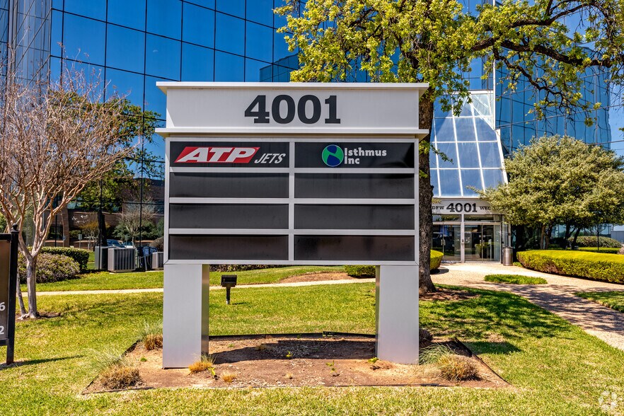 More Photos Of 4001 Airport Fwy, Bedford Office For Lease