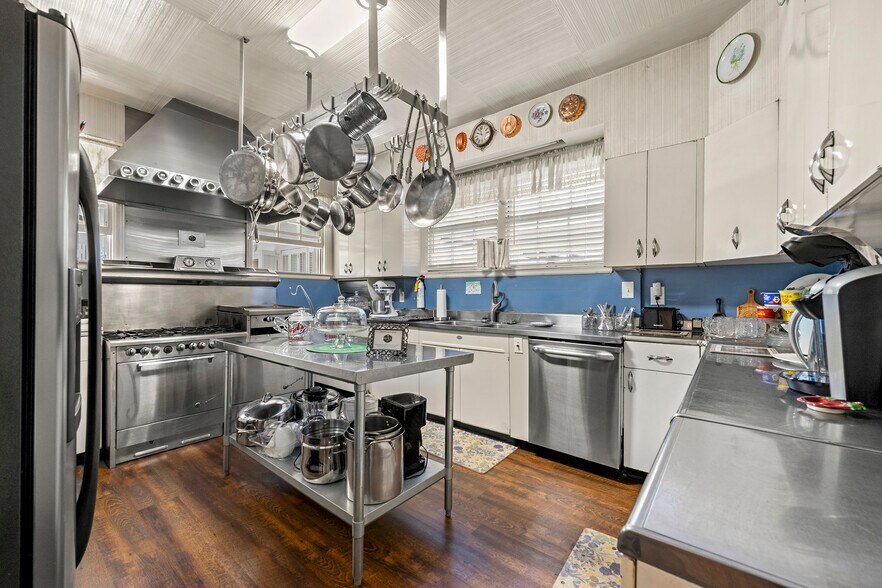 More Photos Of 132 E College St, Griffin Hospitality For Sale