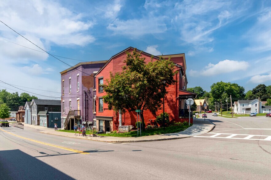 More Photos Of 4 Thomas St, Holley Restaurant For Sale