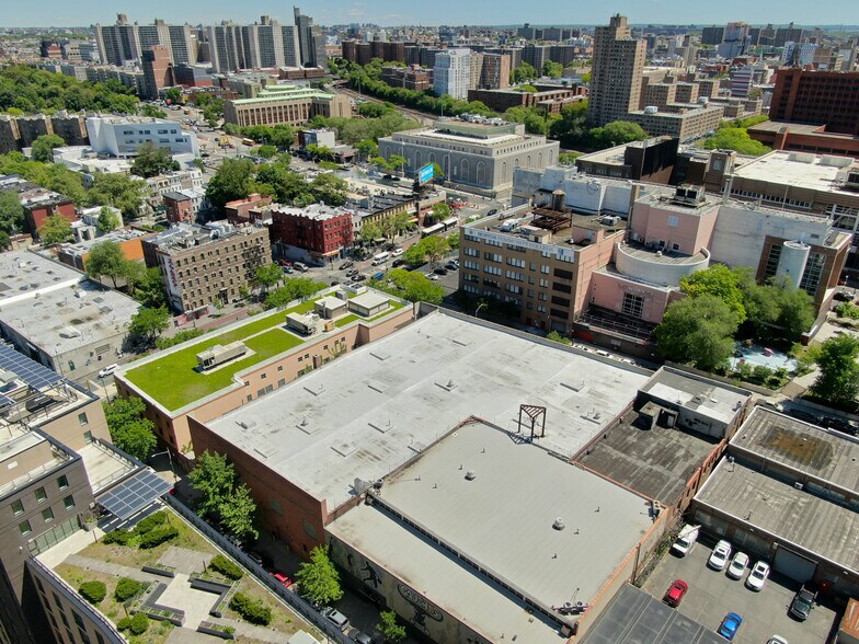 More Photos Of 495 Walton Ave, Bronx Warehouse For Lease