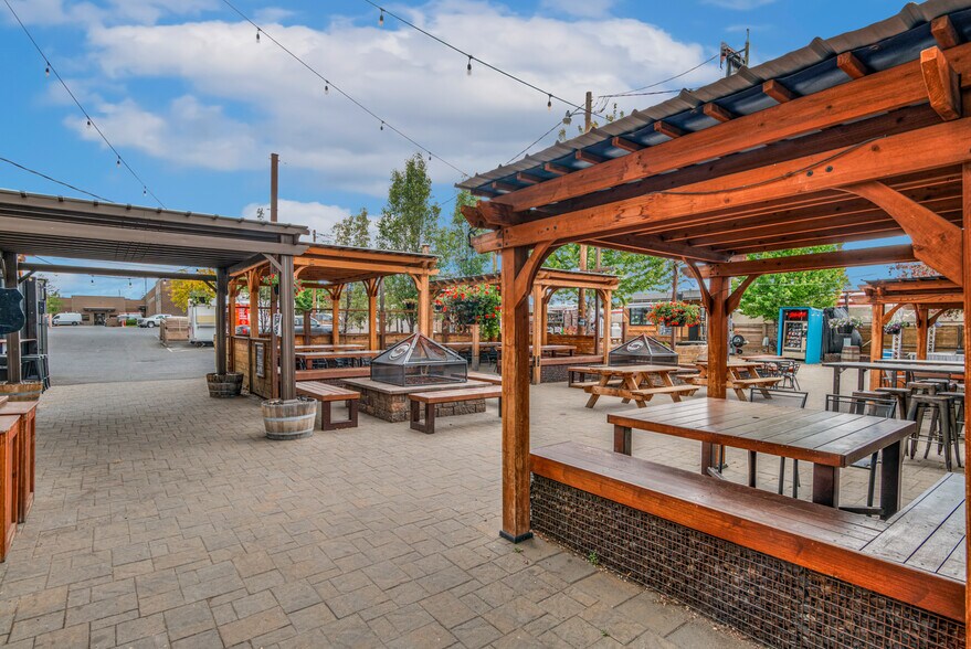 More Photos Of 20 NW Greenwood Ave, Bend Loft Creative Space For Sale