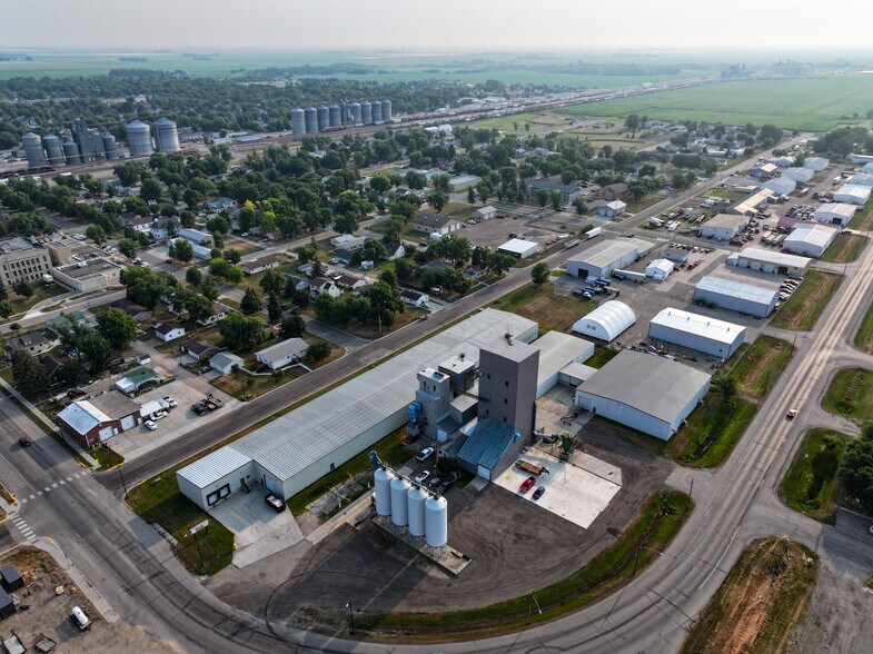 More Photos Of 520 5th St S, Breckenridge Warehouse For Lease