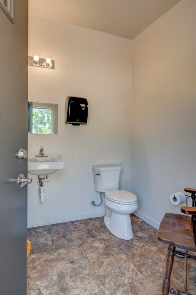 More Photos Of 100 Hill Ave, Spirit Lake Restaurant For Sale