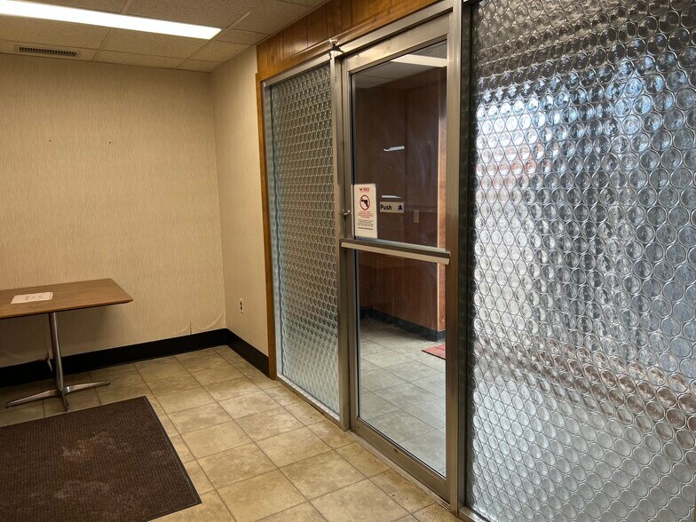 More Photos Of 1930 Fulton Ave NW, Canton Medical For Lease