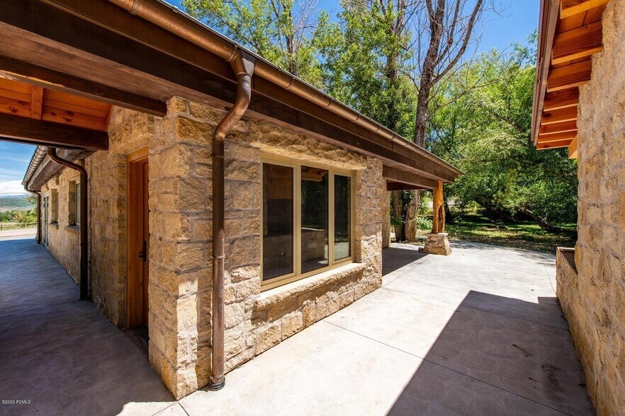 More Photos Of 4137 Highway 224, Park City Office For Sale