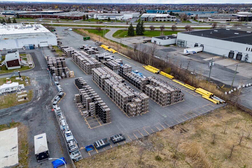 More Photos Of 1350 Rue Nobel, Boucherville Warehouse For Lease