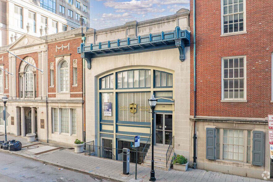 More Photos Of 23 South St, Baltimore Office For Sale