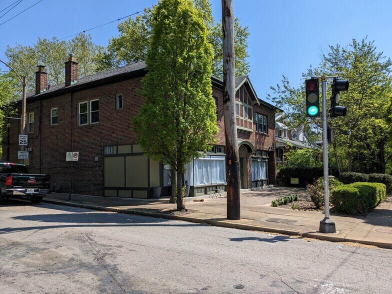 More Photos Of 1900 McCausland Ave, Saint Louis Storefront Retail Office For Lease