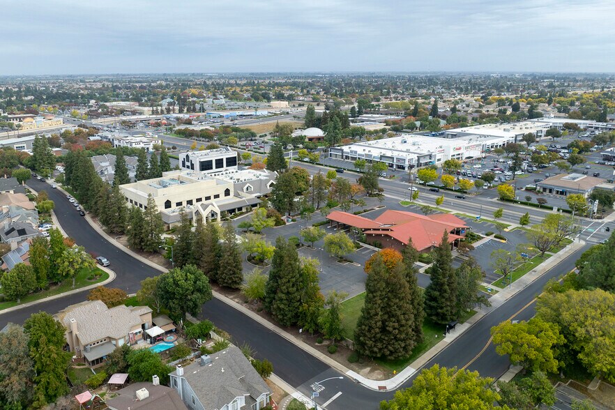More Photos Of 1421 Oakdale Rd, Modesto Hospital For Lease