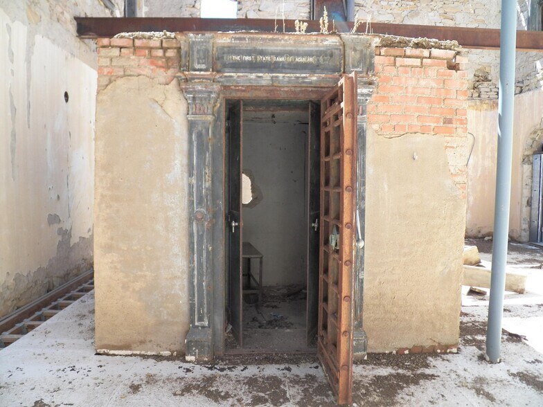 More Photos Of 102 E Main St, Aguilar Specialty For Sale