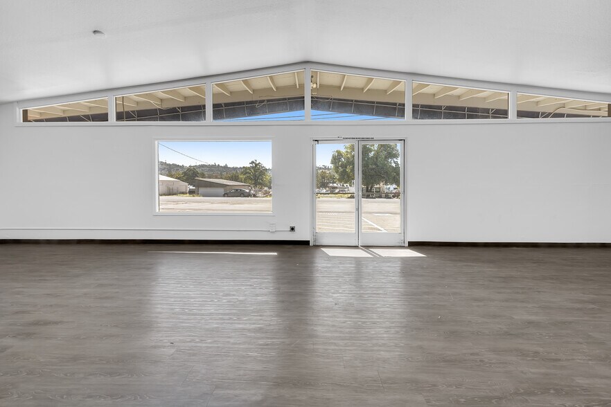 More Photos Of 20736 Longeway Rd, Sonora General Retail For Lease