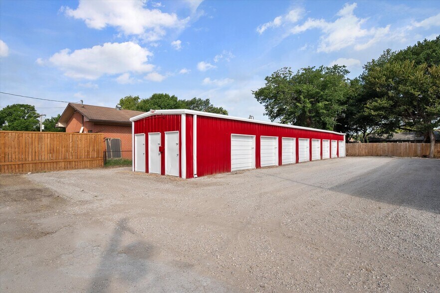 More Photos Of 124 Brooks ave, Corsicana Industrial For Sale