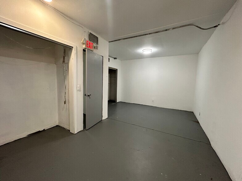 More Photos Of 1100 S Dixie Hwy, Hollywood Freestanding For Lease