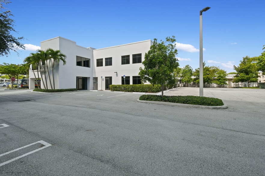 More Photos Of 321 L A Kirksey St, West Palm Beach Medical For Sale