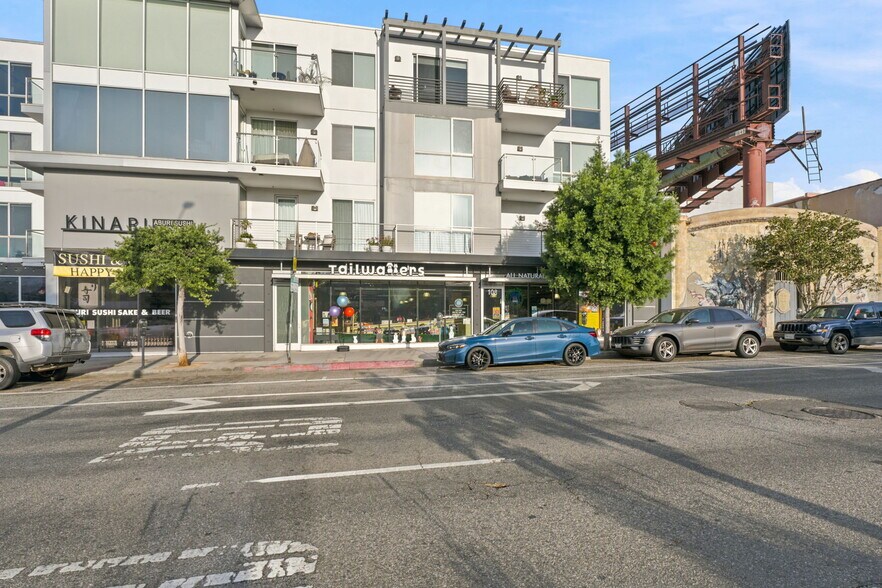 More Photos Of 801 N Fairfax Ave, Los Angeles Apartments For Lease