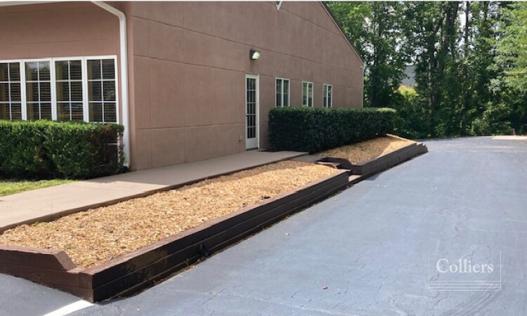 More Photos Of 1431 S Highway101, Greer Medical For Sale