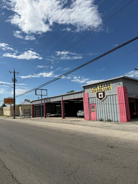 More Photos Of 2602 Fredericksburg Rd, San Antonio Service For Lease