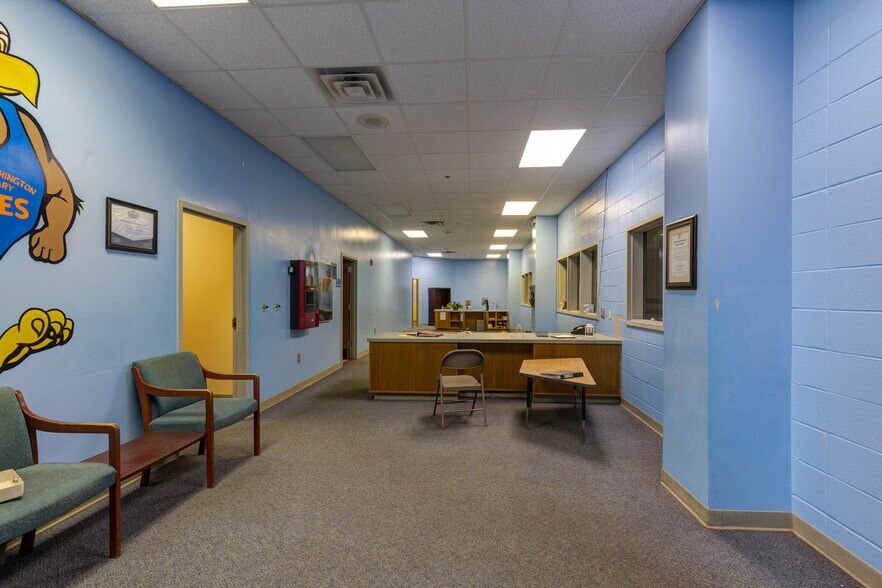 More Photos Of 18425 Main St, Woodbury Schools For Sale