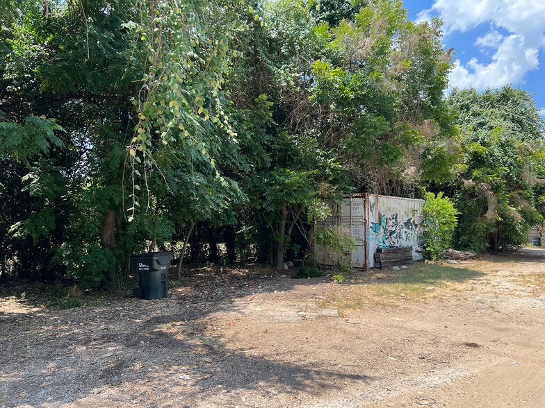 More Photos Of 914 Shady Ln, Austin Land For Lease