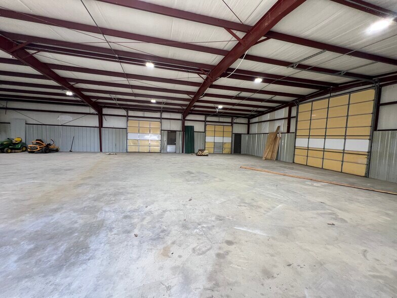 More Photos Of 6431 Frankoma Rd, Tulsa Warehouse For Sale