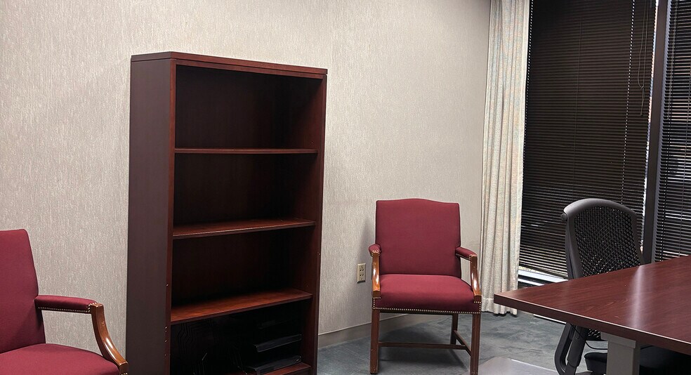 More Photos Of 600 Thimble Shoals Blvd, Newport News Office For Sale