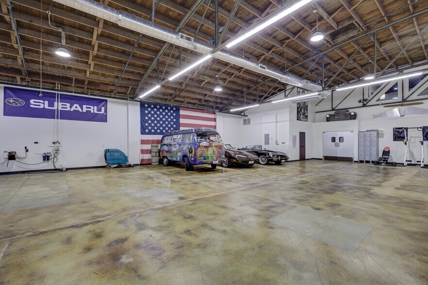 More Photos Of 102 S Wall Ave, Joplin General Retail For Lease