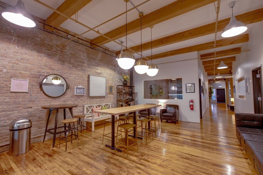 More Photos Of 1132 S Wabash Ave, Chicago Office For Lease