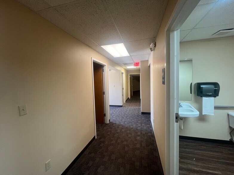 More Photos Of 8343 E 32nd St N, Wichita Office For Lease