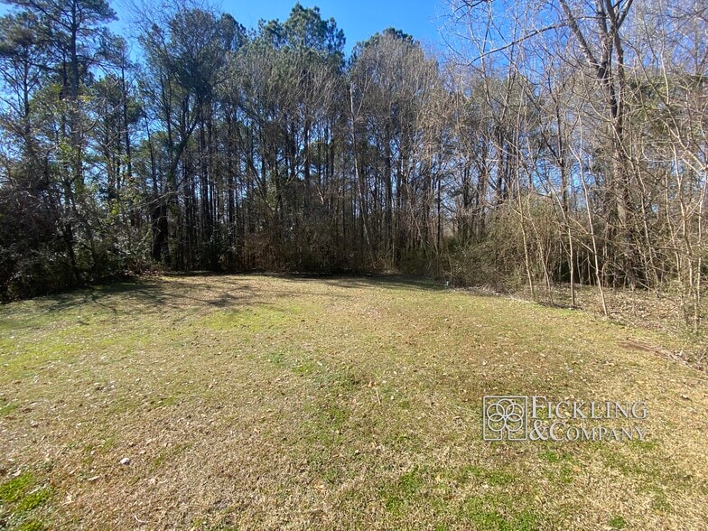 More Photos Of 2240 Gray Hwy, Macon-Bibb Hotel For Sale