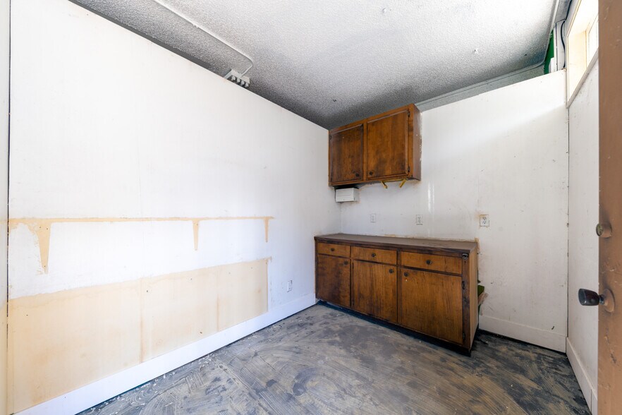 More Photos Of 2402 N Wilson Way, Stockton Storefront Retail Office For Sale