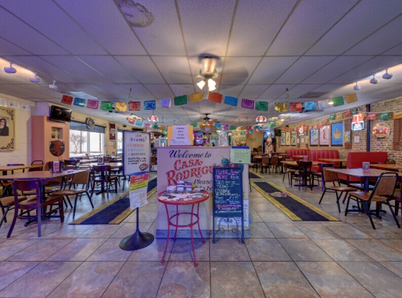 More Photos Of 300 N Bryan Ave, Bryan Restaurant For Sale