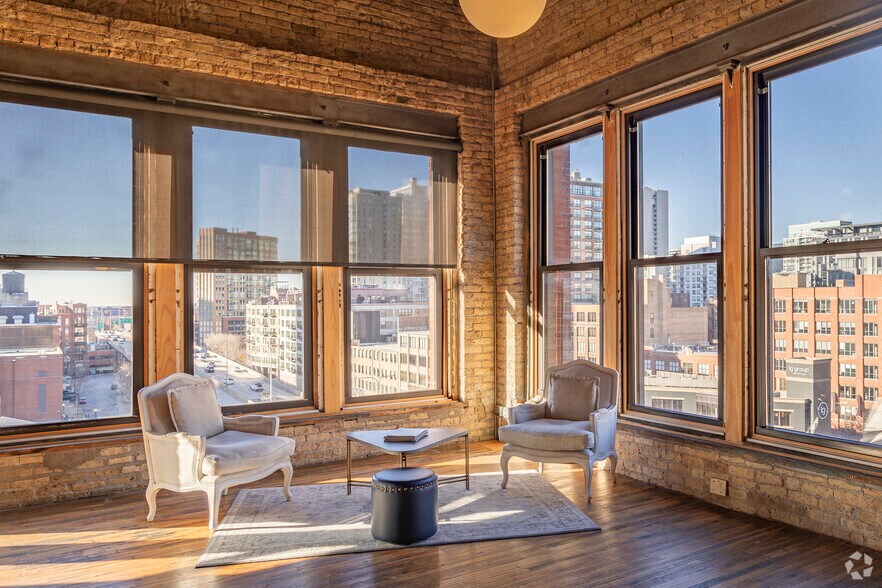 More Photos Of 333 W Ohio St, Chicago Loft Creative Space For Lease