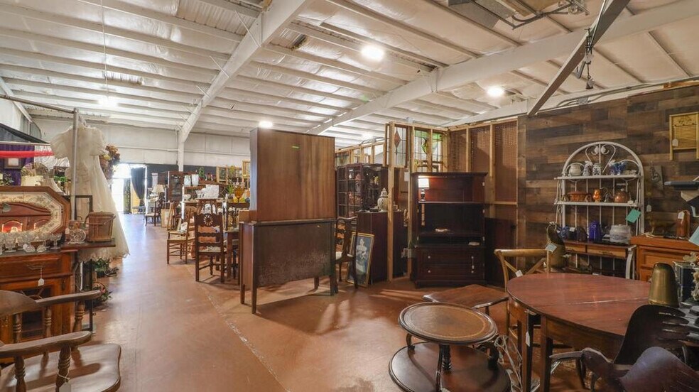 More Photos Of 4030 Suzanne Dr, Diberville Showroom For Sale