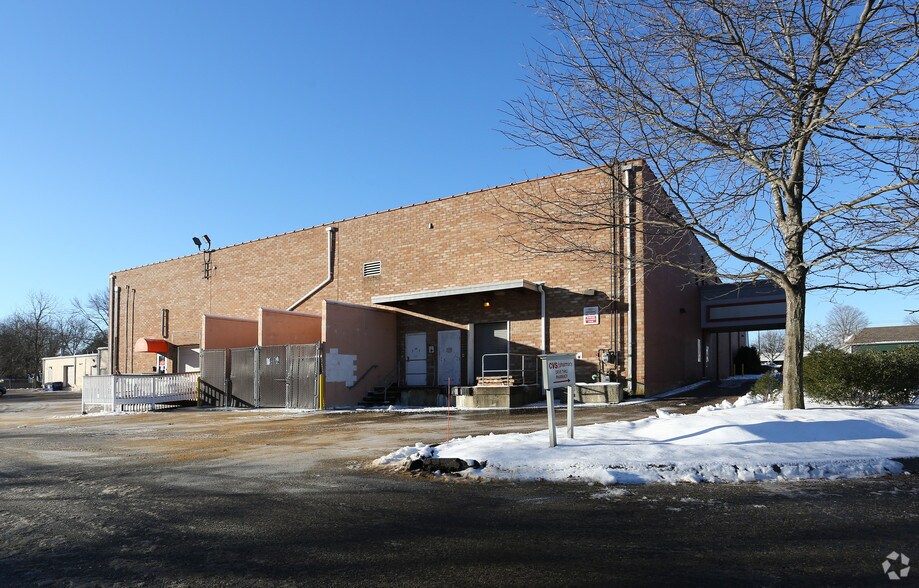 More Photos Of 119 S Main St, Colchester Unknown For Lease