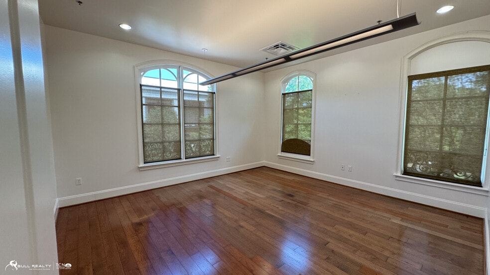 More Photos Of 8450 Holcomb Bridge Rd, Alpharetta Office For Sale