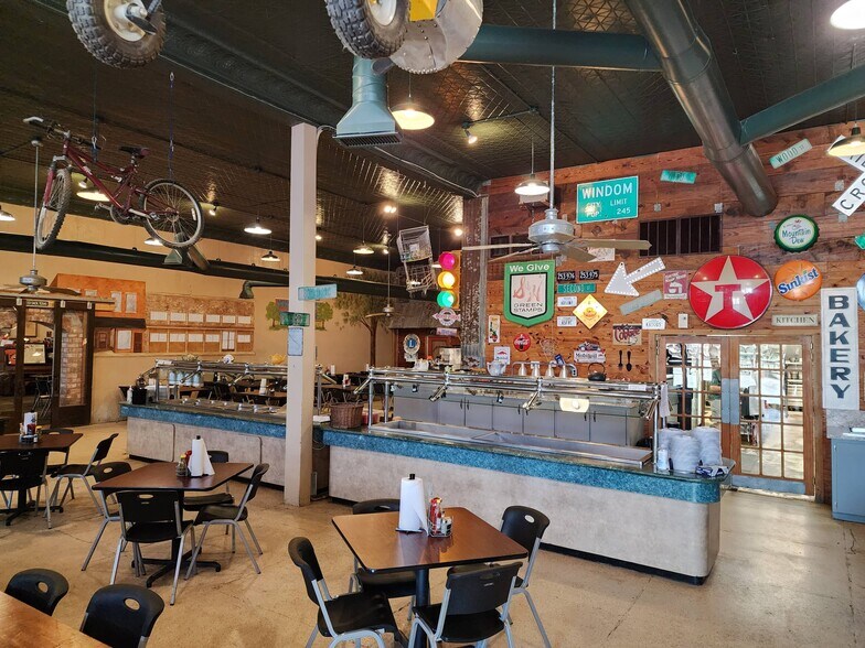 Primary Photo Of 412-414 Main St, Windom Restaurant For Sale