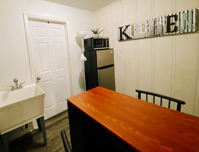 More Photos Of 319 W Main St, Bishop Multifamily For Sale