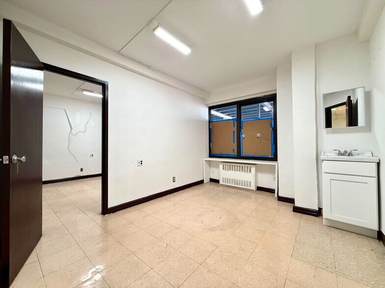 More Photos Of 160 Parkside Ave, Brooklyn Apartments For Lease