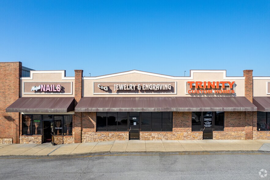 More Photos Of 3870-3998 Bremen Crossing, Bremen General Retail For Lease