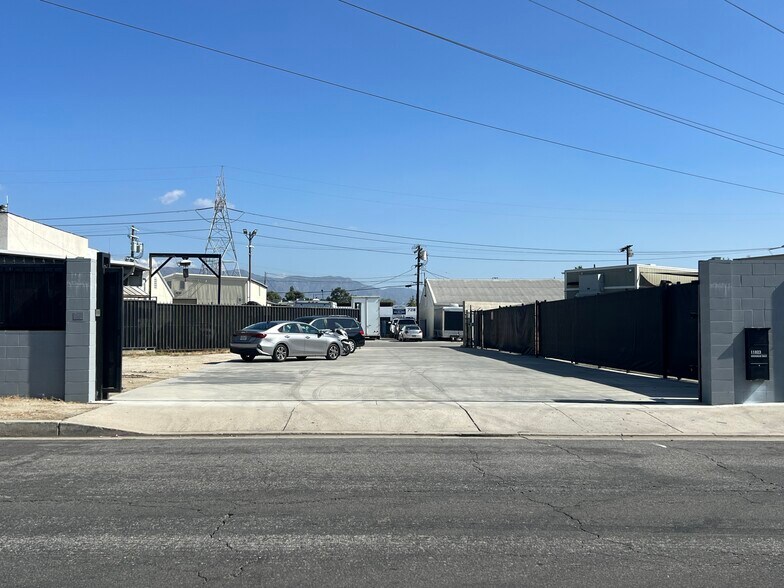 More Photos Of 11823 Sherman Way, North Hollywood Land For Lease