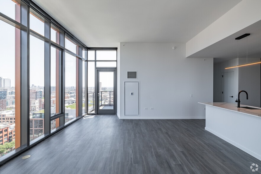 More Photos Of 161 N May St, Chicago Apartments For Lease