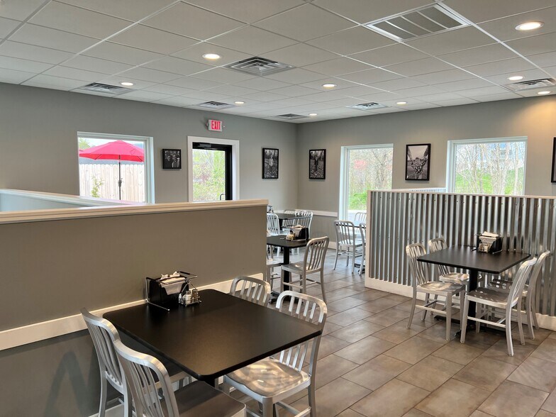 More Photos Of 674 Teresa, Roanoke General Retail For Sale