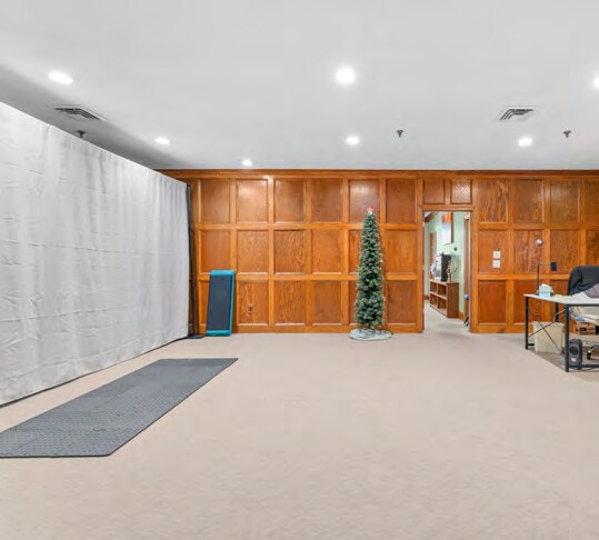 More Photos Of 20 Scotland Blvd, Bridgewater Warehouse For Lease