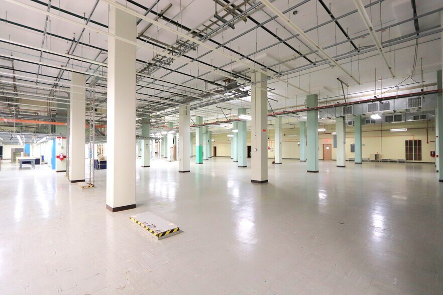 More Photos Of 2869 N 3501st Rd, Seneca Manufacturing For Sale