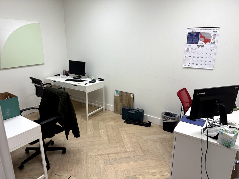 More Photos Of 3913 Todd Ln, Austin Flex For Lease