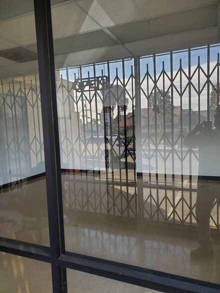 More Photos Of 1001-1015 N Aviation Blvd, Manhattan Beach Unknown For Lease